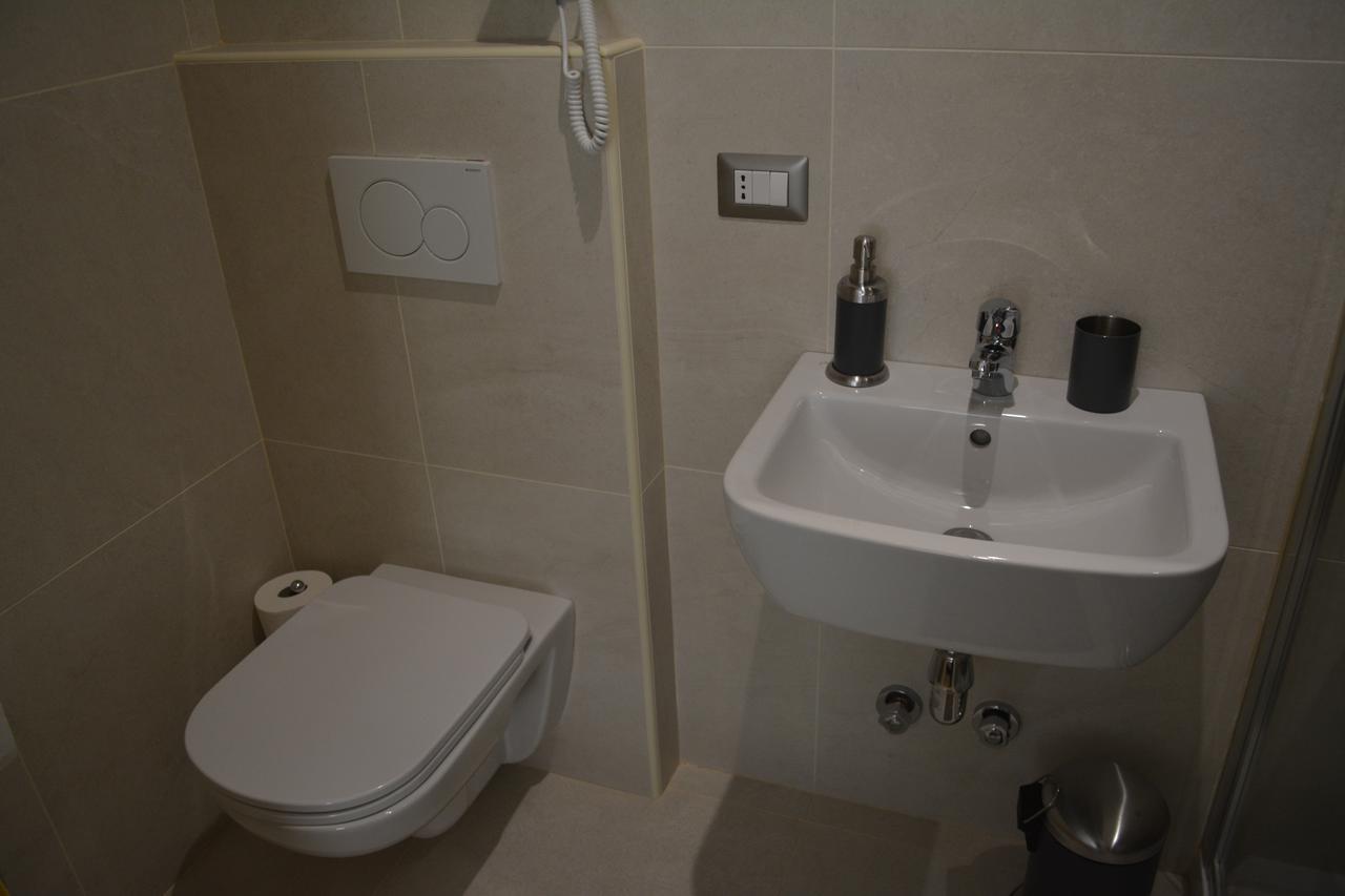 La Scala Rho B&B Bagian luar foto